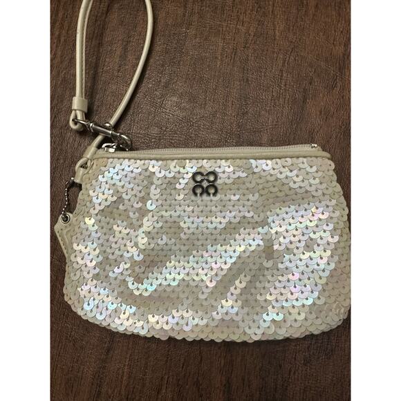 Coach Sequined Cream Wristlet CC Audrey - Picture 3 of 7